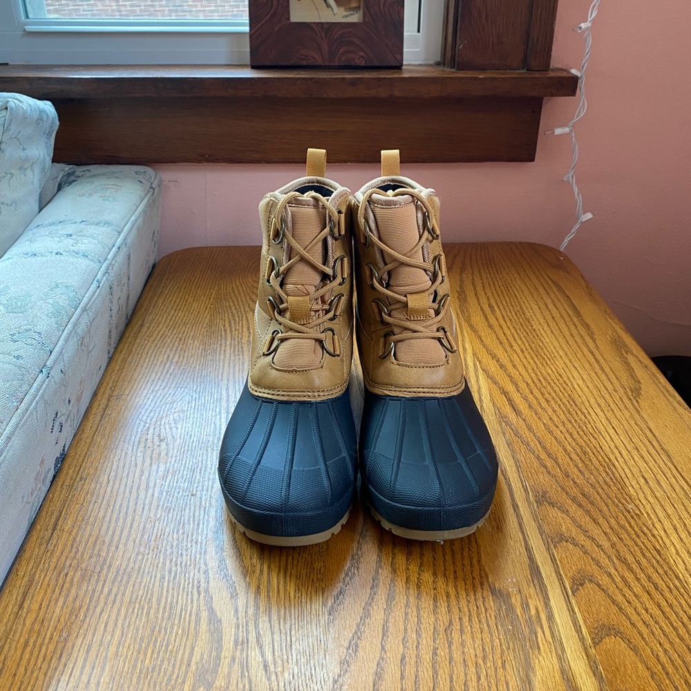 Universal Thread Women’s Tan/Black Tiffy Duck Winter Boots